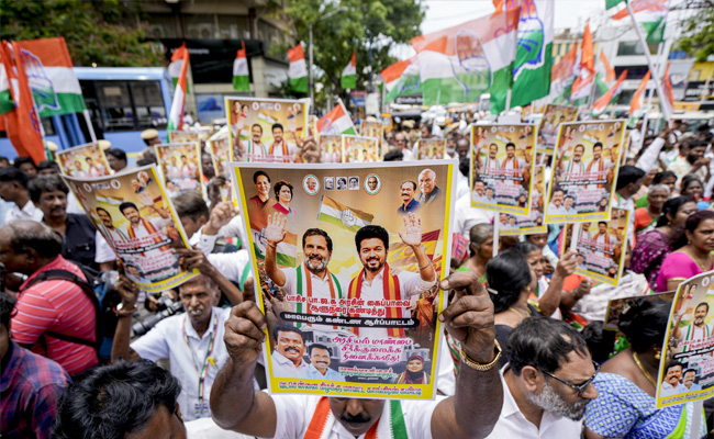 Tamil Nadu: Cong stages statewide protests against guv over govt formation